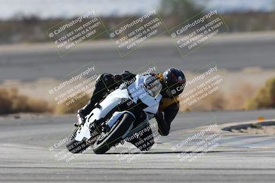 media/Nov-16-2025-Race Pace (Sun) [[8c5fa54630]]/Non Verified Riders (1st 20 Minutes)/1-Turn 14 (10am)/